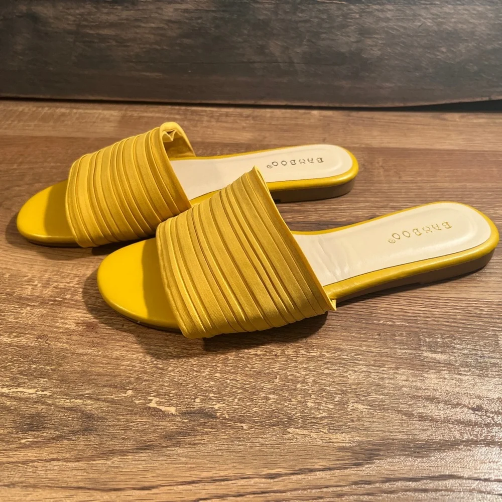 Bamboo Women's Yellow Slide Sandals - Picture 4 of 6